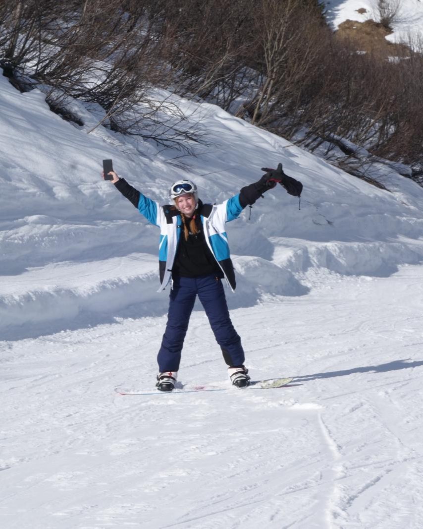 ráda jezdím na snowboardu